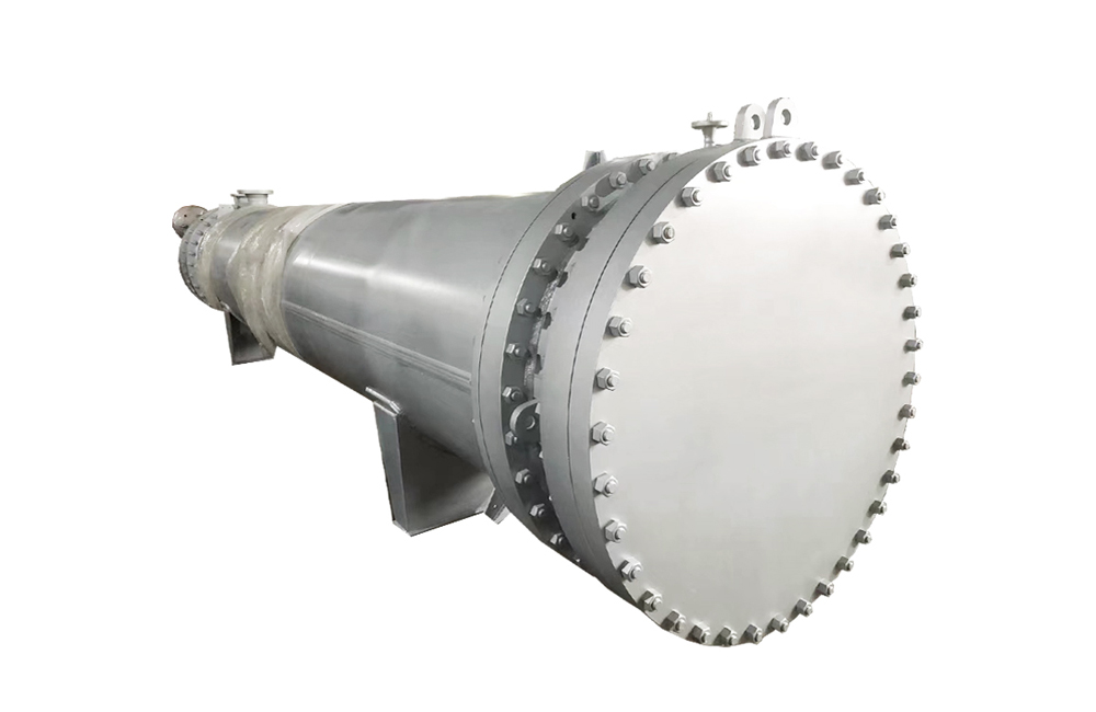 Shell and tube steam-to-water heat exchanger (calorifier)